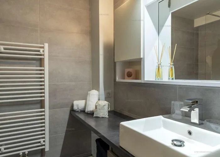 Skis Aux Pieds Pour Familles Avec Balcon Et Parking - Fr-1-864-4 * Куршавель